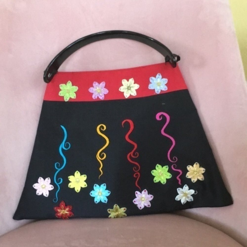Absolutely adorable spring purse JAZZD